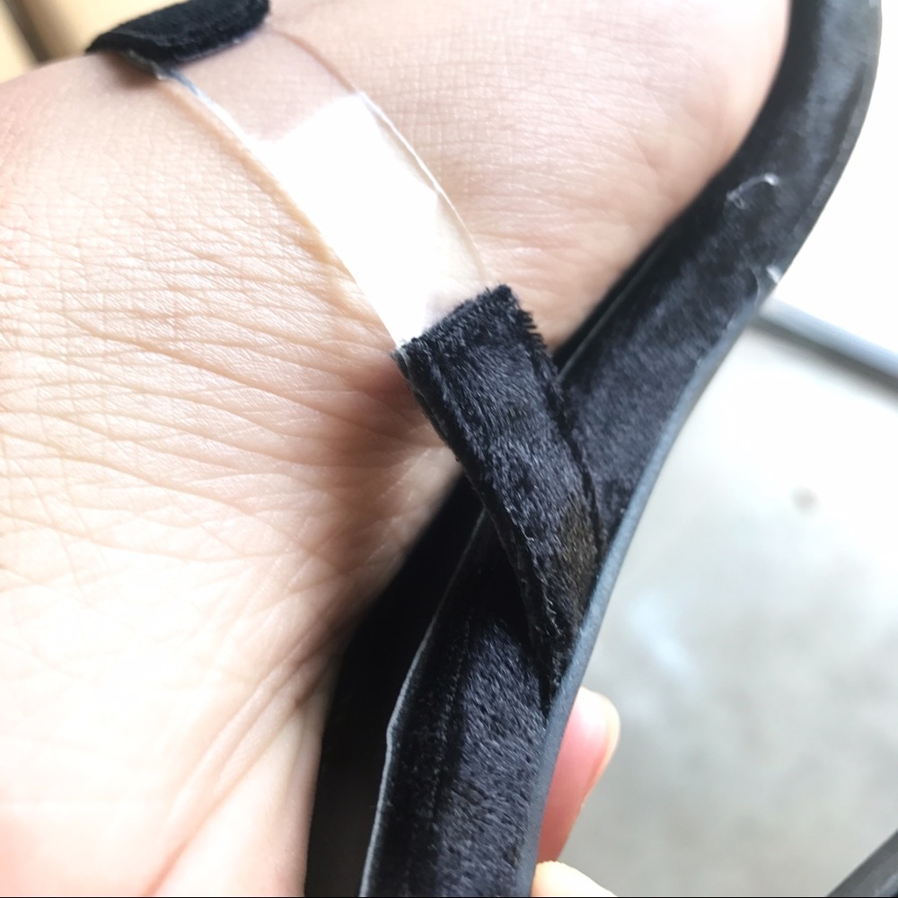 New arrival!! Black velvet 4" heels - Picture 2 of 4