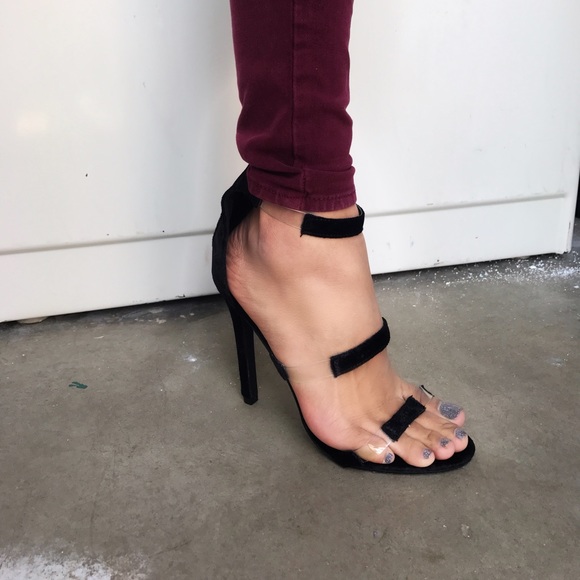 New arrival!! Black velvet 4" heels - Picture 4 of 4