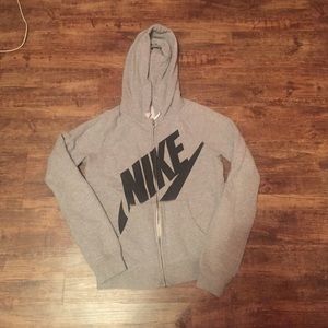 GRAY AND BLACK NIKE HOODED SWEATSHIRT