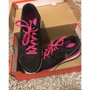 Black and Hot Pink Nike Flex Shoes