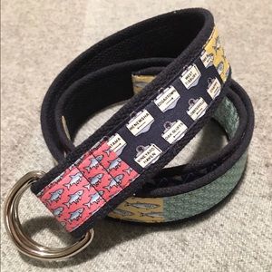 Vineyard Vines Size M fabric belt