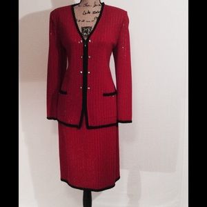 🚫SALE PENDING🚫 Beautiful ST. JOHN SUIT