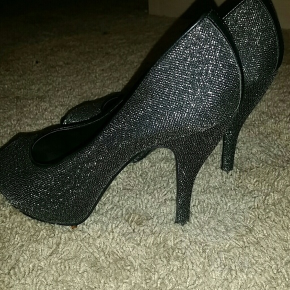 heels - Picture 2 of 2