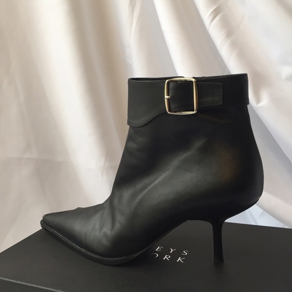 ✨SOLD✨ Barneys of New York ~Black Leather Booties