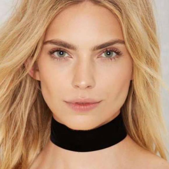 ✨NWT Wide Black Choker✨