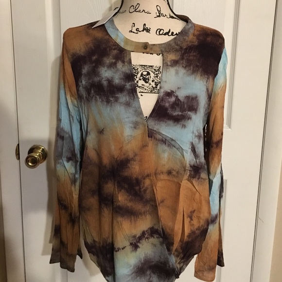 Sky Blue Taupe Tie Dye Boho Top - Picture 3 of 3