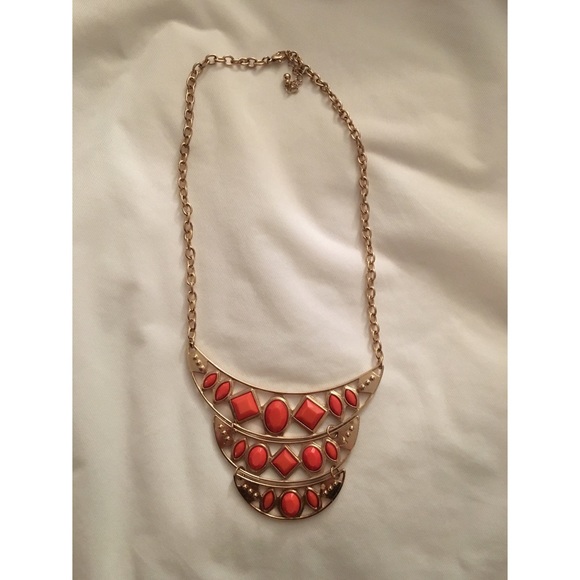Statement necklace