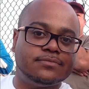 Meet your Posher, Derrick