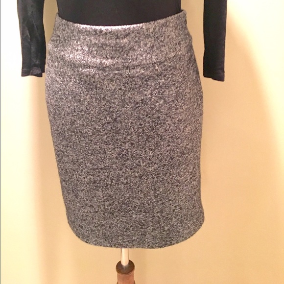 Ann Taylor herringbone tweed pencil skirt - Picture 2 of 4
