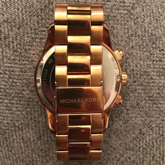 Rose gold Michael Kors watch - Picture 3 of 4