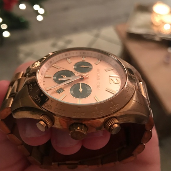 Rose gold Michael Kors watch - Picture 4 of 4