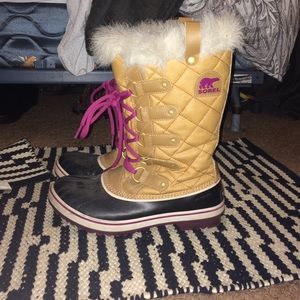 Sorel joan of arctic