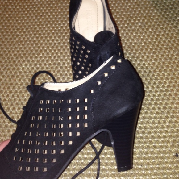 Open toe lace heels - Picture 4 of 4