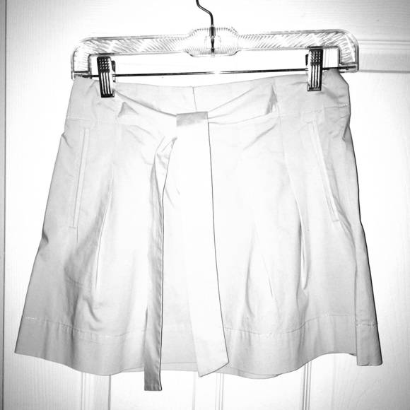 🆕NWOT Theory pleated khaki mini skirt - Picture 1 of 3