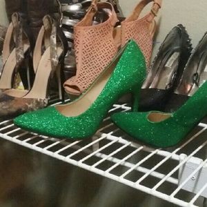 Green sparkly classic heels!