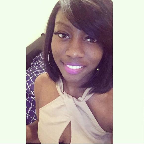 Meet your Posher, Monique