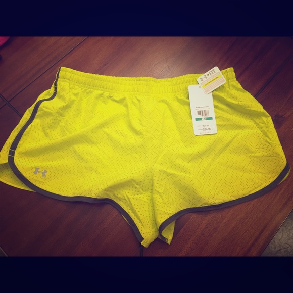 Under Armour Shorts - L - NWT