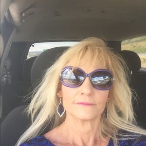 Meet your Posher, Nina