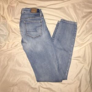 Light wash skinny jeans