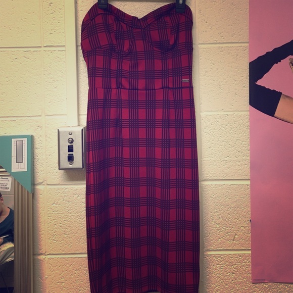 Strapless red and black plaid GUESS dress