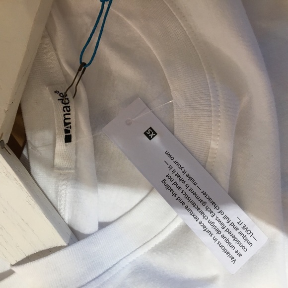 NWT la made basic tee - Picture 3 of 5