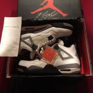 RETRO AIR JORDAN 4 WHITE CEMENT SIZE 9