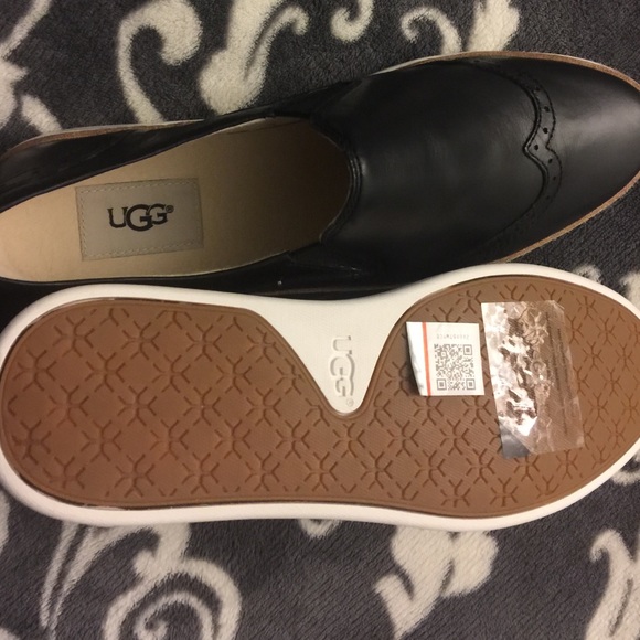 Uggs shoes - Picture 2 of 2