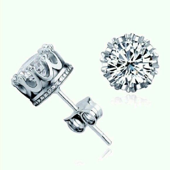 •Crown Crystal Stud Earrings• - Picture 2 of 2