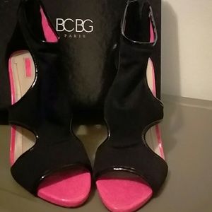 Open toe black and hot pink BCBG sandal