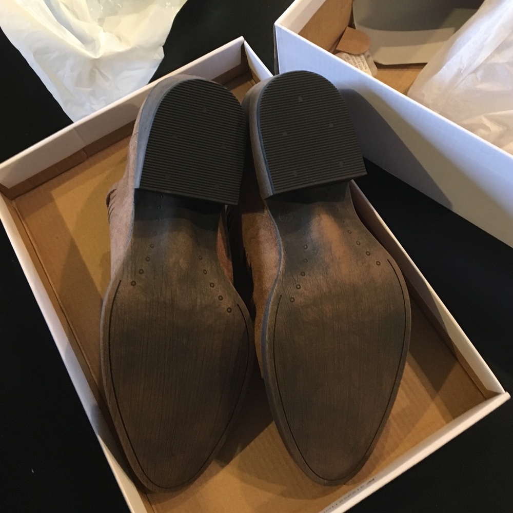 Beautiful brown suede ankle booties - Picture 4 of 4