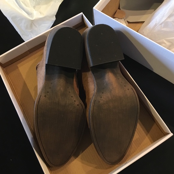 Beautiful brown suede ankle booties - Picture 4 of 4