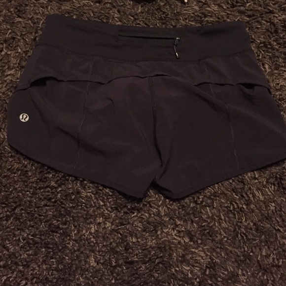 Black lululemon shorts with back pocket