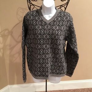 GAP BRAND WOOL SWEATER