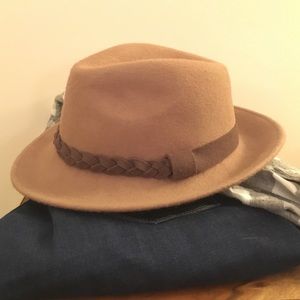 Gorgeous 100% Wool Camel Tan Fedora