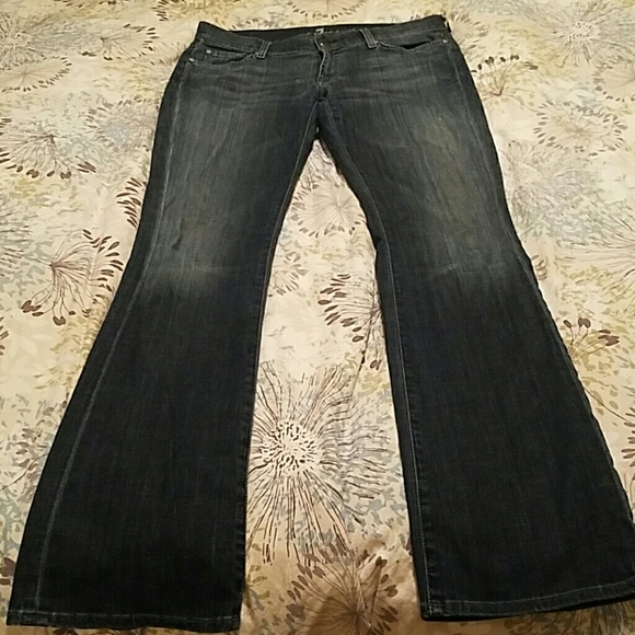 VGUC Seven for all Mankind bootcut jeans sz 31