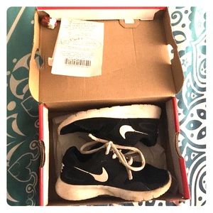 SALE! Nikes kids 11c