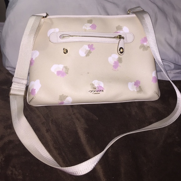 Coach cross body purse. Barely worn!
