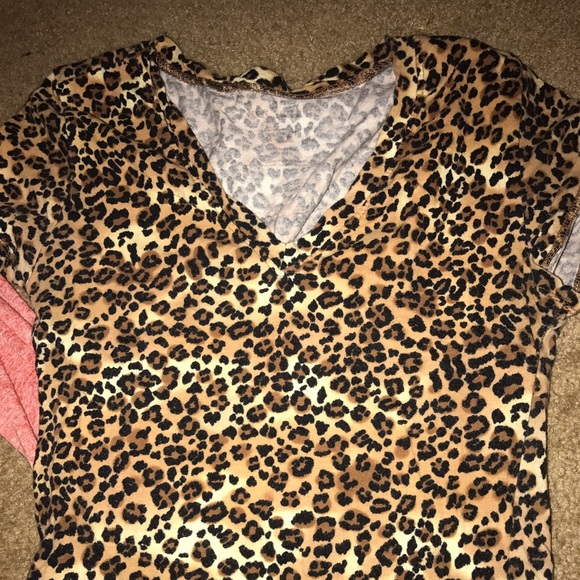 Tops - Picture 2 of 3