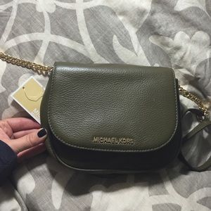 Michael Kors BEDFORD sm crossbody purse. Olive