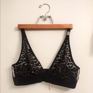 ❤️ Consigned soon! NWT Victoria's Secret Bralette
