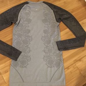 Lululemon RUN SWIFTLY Long Sleeve Shirt ❤️ Size 6