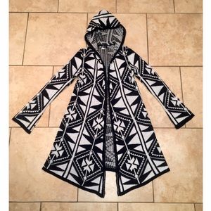 White and Black Tribal Print Long Hooded Sweater