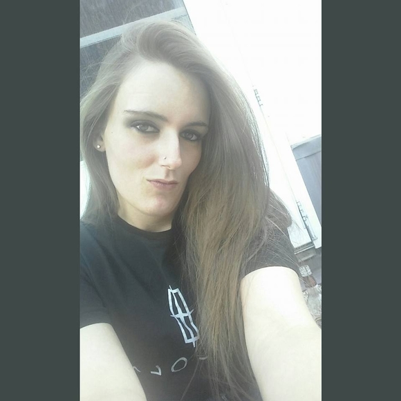 Meet your Posher, Tiffany - Picture 1 of 1