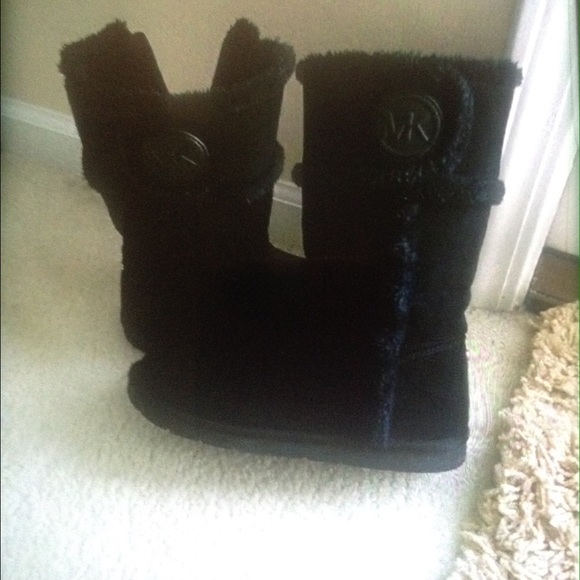 Ugg style MK boots - Picture 4 of 4