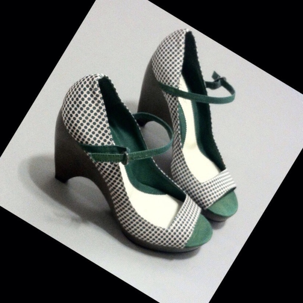 Lela Rose Wedges