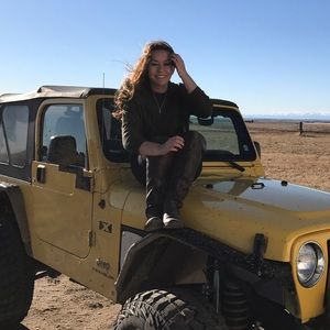 Meet your Posher, Briel