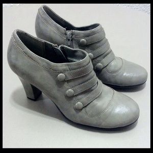 🛍 SALE - Grey A2 by Aerosoles Booties