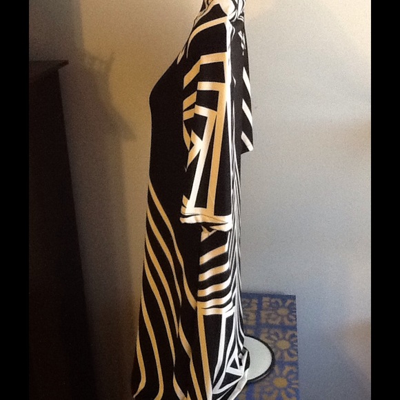 Black White quarter Sleeve A-line Boat Neck Dess - Picture 3 of 4