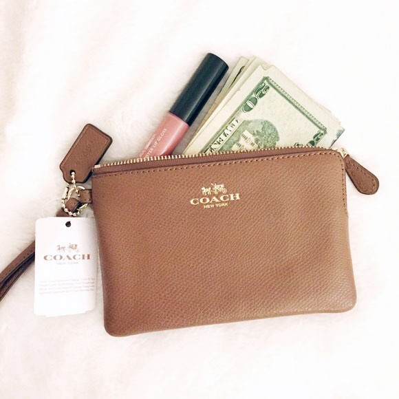 Coach Handbags - 🆕NWT Coach Wristlet with Gold Iconic Logo