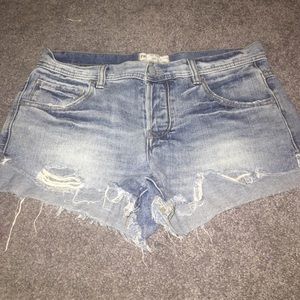Free people denim shorts, great condition!